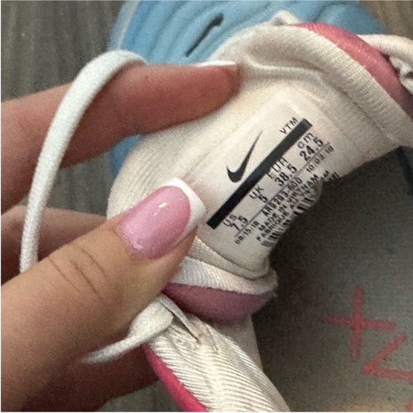 Women nike air max - Picture 3 of 3